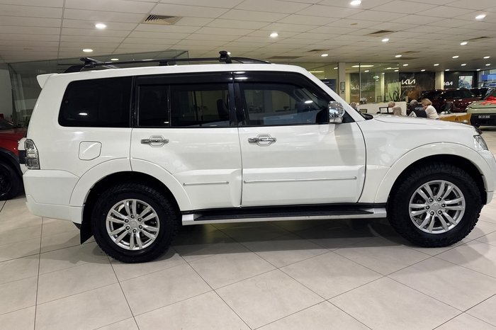 2016 Mitsubishi Pajero Exceed