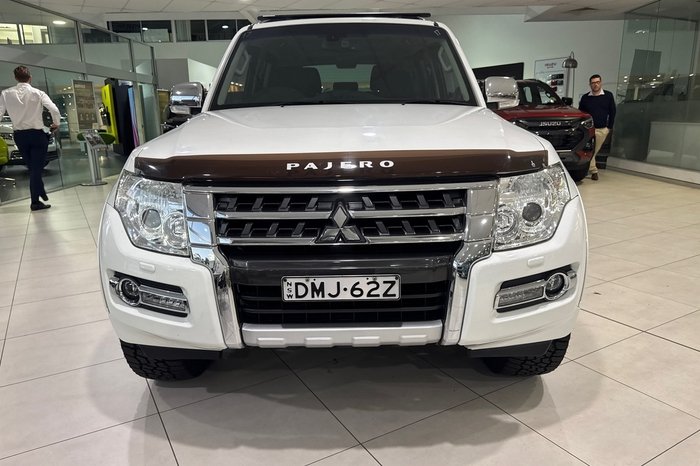 2016 Mitsubishi Pajero Exceed