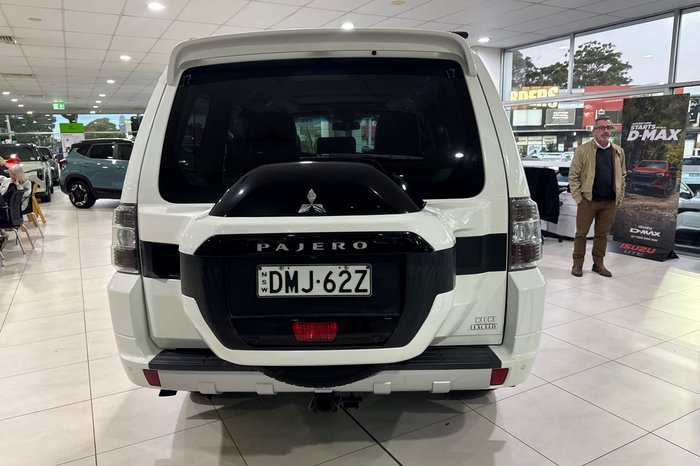 2016 Mitsubishi Pajero Exceed