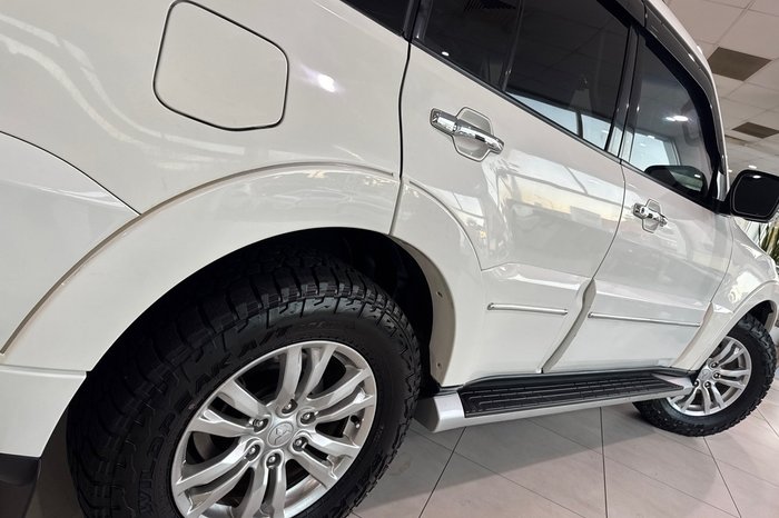 2016 Mitsubishi Pajero Exceed