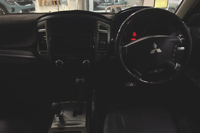 2016 Mitsubishi Pajero Exceed