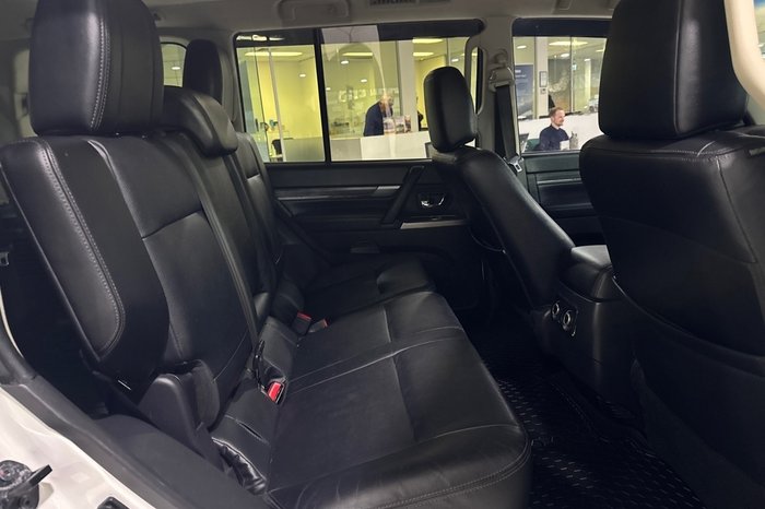2016 Mitsubishi Pajero Exceed