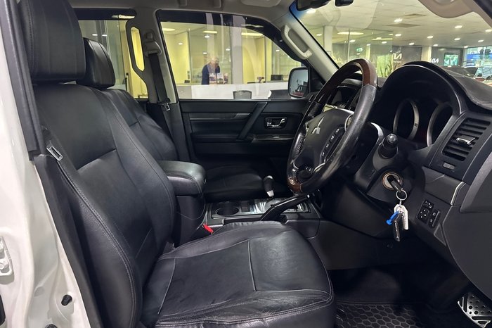 2016 Mitsubishi Pajero Exceed