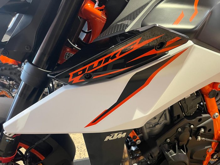 2026 KTM 990 Duke R Duke Orange