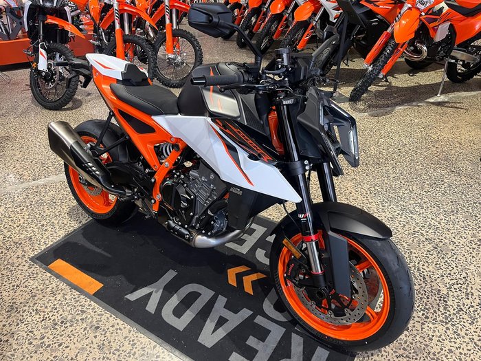 2026 KTM 990 Duke R Duke Orange