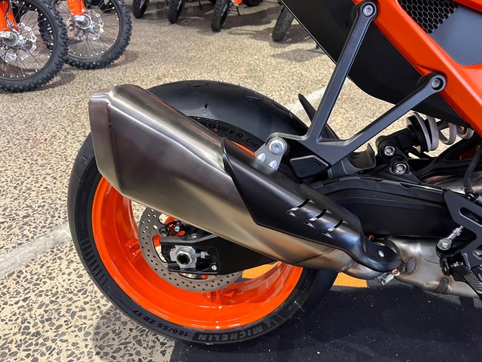 2026 KTM 990 Duke R Duke Orange