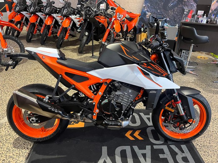 2026 KTM 990 Duke R Duke Orange