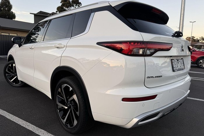 2022 Mitsubishi Outlander Exceed