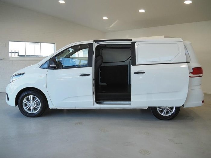 2023 LDV G10 +