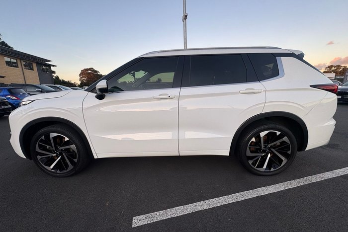 2022 Mitsubishi Outlander Exceed