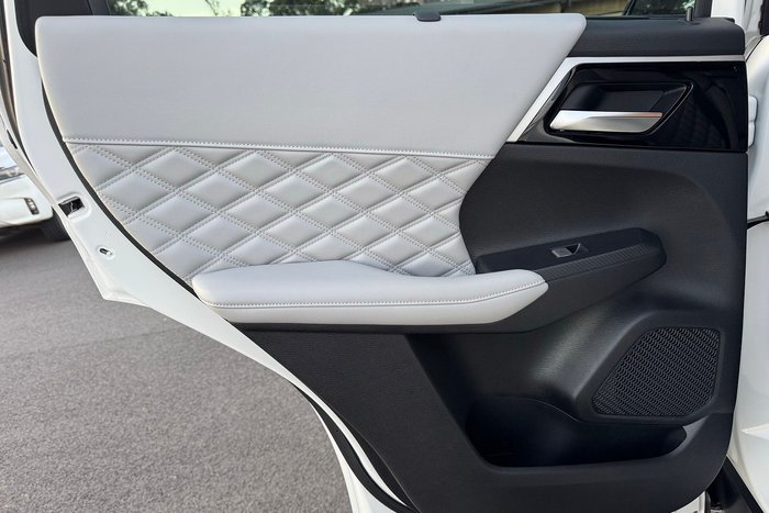 2022 Mitsubishi Outlander Exceed