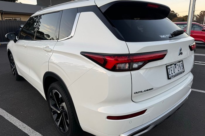 2022 Mitsubishi Outlander Exceed