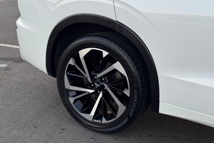 2022 Mitsubishi Outlander Exceed
