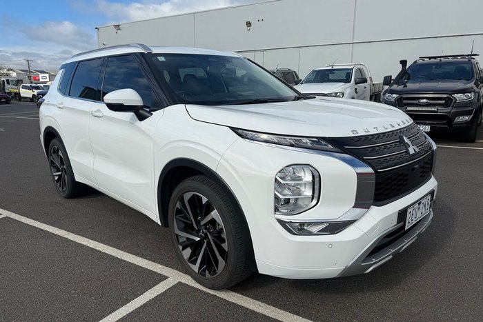 2022 Mitsubishi Outlander Exceed