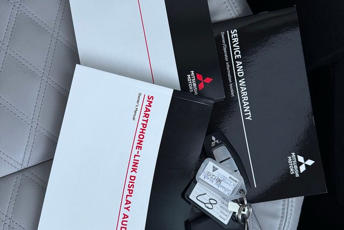 2022 Mitsubishi Outlander Exceed