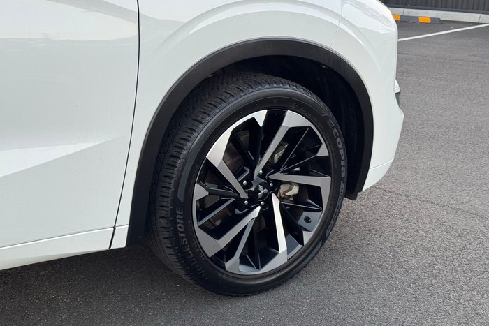 2022 Mitsubishi Outlander Exceed
