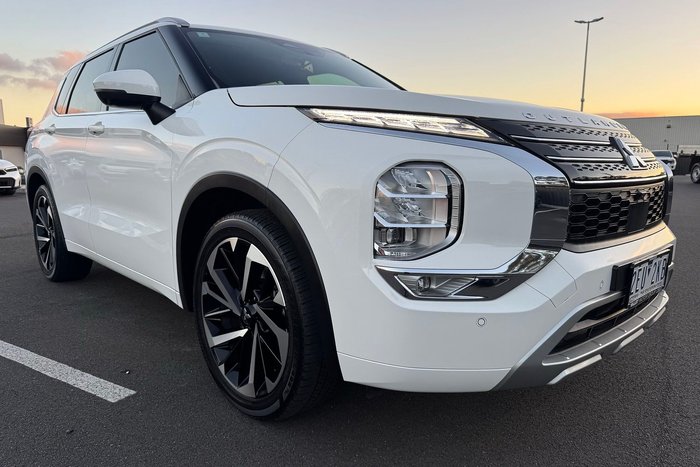 2022 Mitsubishi Outlander Exceed