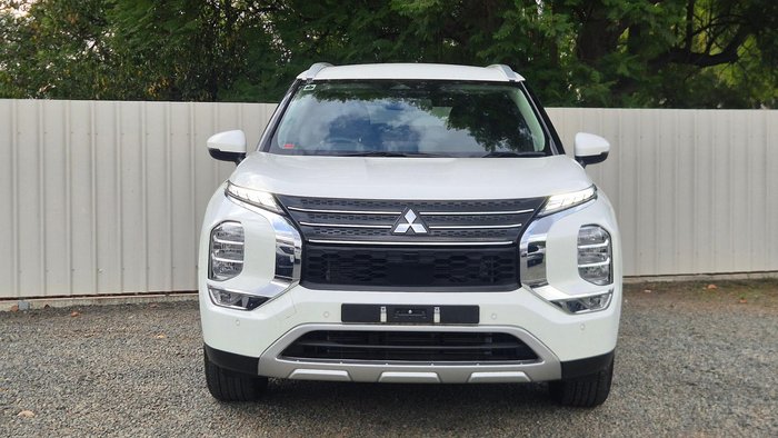2022 Mitsubishi Outlander LS