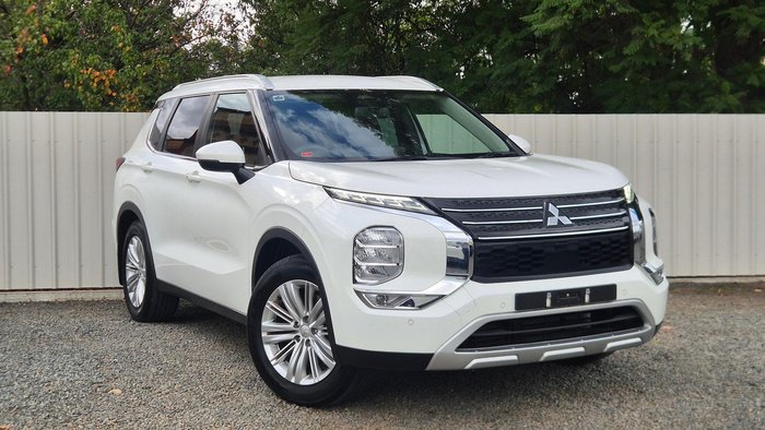 2022 Mitsubishi Outlander LS