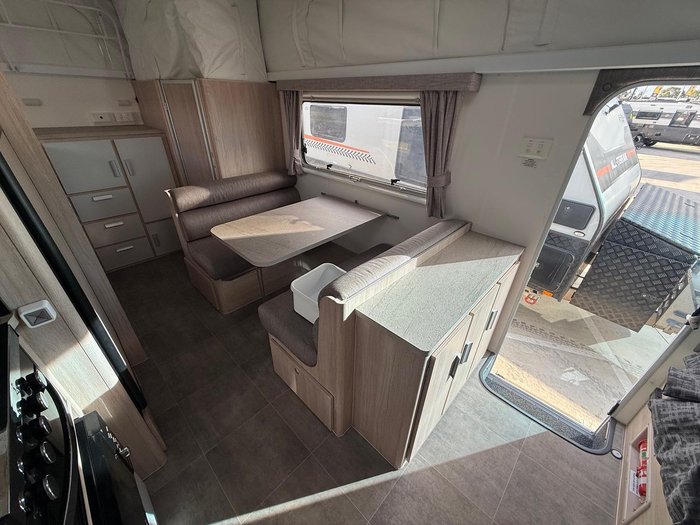2018 Jayco Journey Outback 17.58-3 Ob