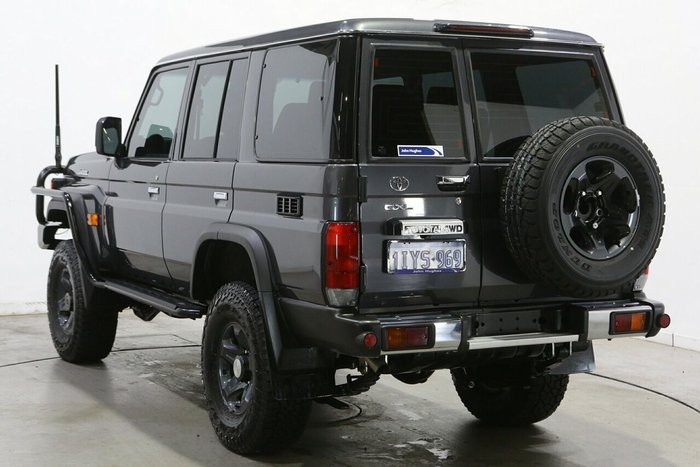 2025 Toyota Landcruiser GXL