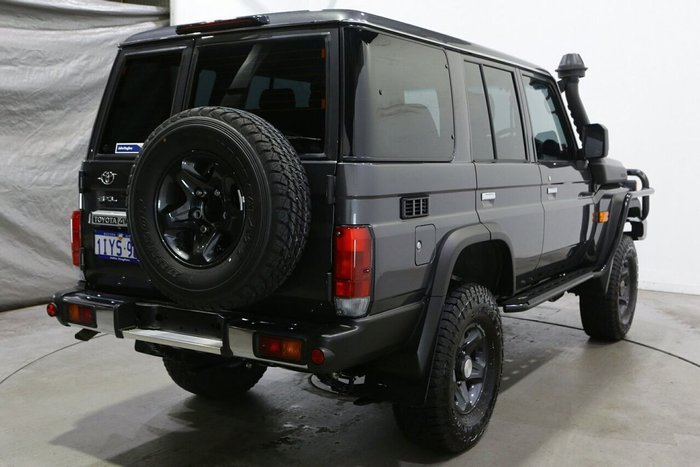 2025 Toyota Landcruiser GXL