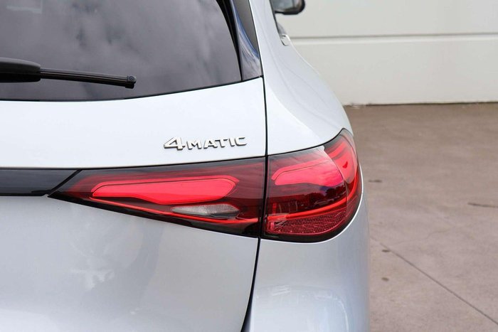 2025 Mercedes-Benz GLC-Class GLC200