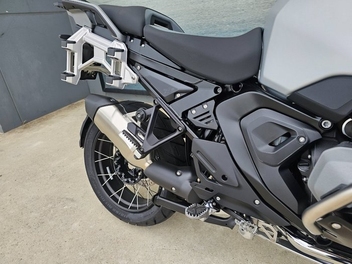 2026 BMW Motorrad R 1300 GS Red