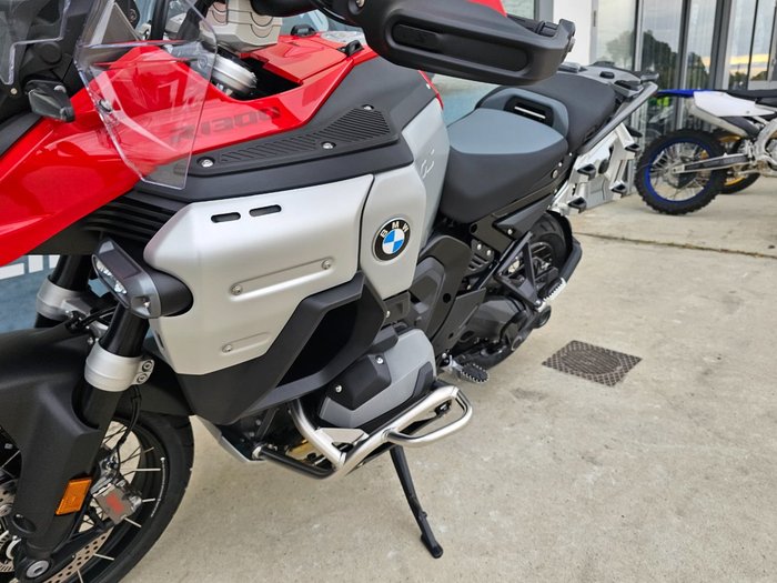 2026 BMW Motorrad R 1300 GS Red