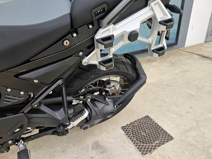 2026 BMW Motorrad R 1300 GS Red