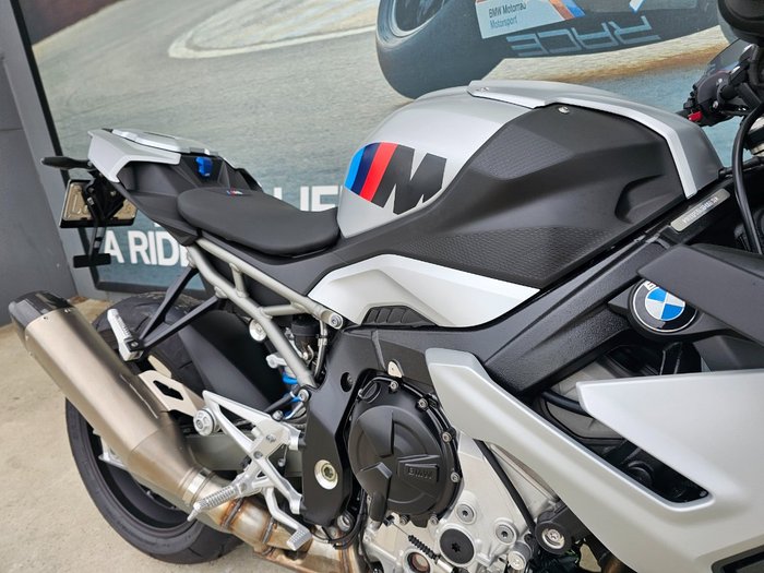 2026 BMW Motorrad M 1000 R Silver