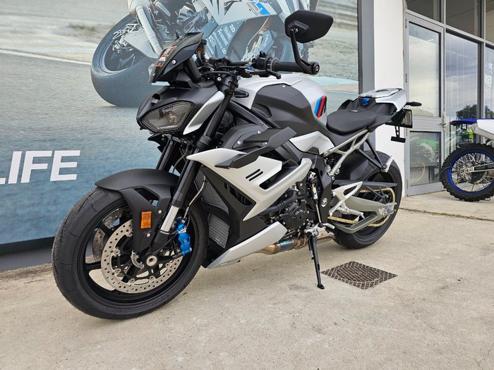 2026 BMW Motorrad M 1000 R Silver