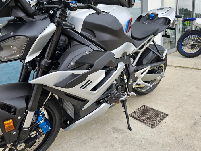 2026 BMW Motorrad M 1000 R Silver