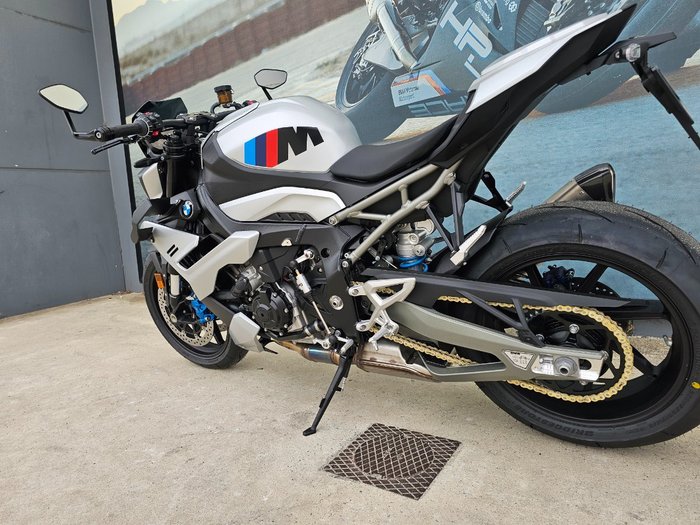 2026 BMW Motorrad M 1000 R Silver