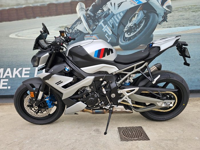 2026 BMW Motorrad M 1000 R Silver