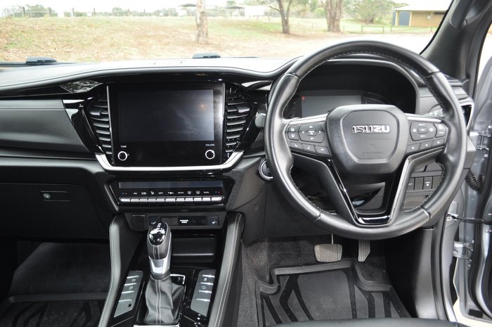 2025 Isuzu MU-X LS-T