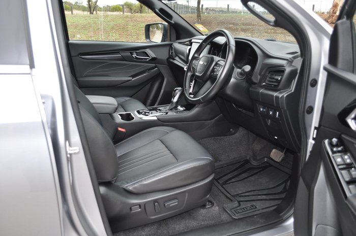 2025 Isuzu MU-X LS-T
