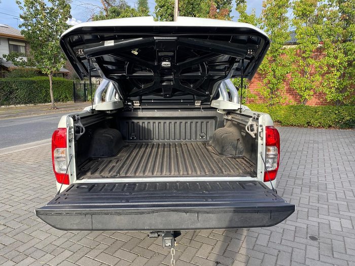 2018 Nissan Navara ST-X D23 Series 3 4x2 White Diamond