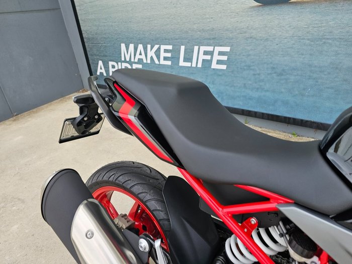 2024 BMW Motorrad G 310 R GRANITGRAU METALLIC