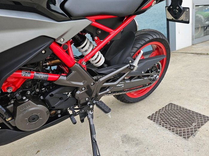 2024 BMW Motorrad G 310 R GRANITGRAU METALLIC