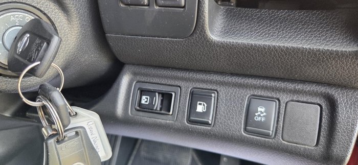 2015 Nissan Navara ST D23 4X4 Dual Range Burning Red
