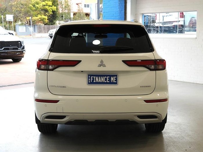2023 Mitsubishi Outlander Exceed