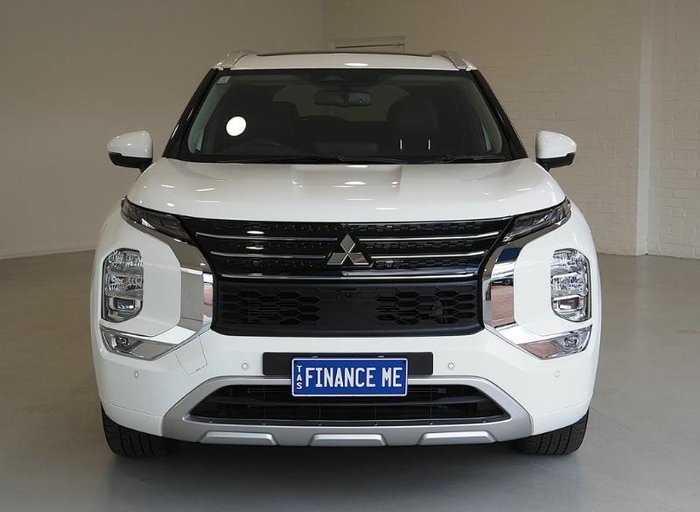 2023 Mitsubishi Outlander Exceed