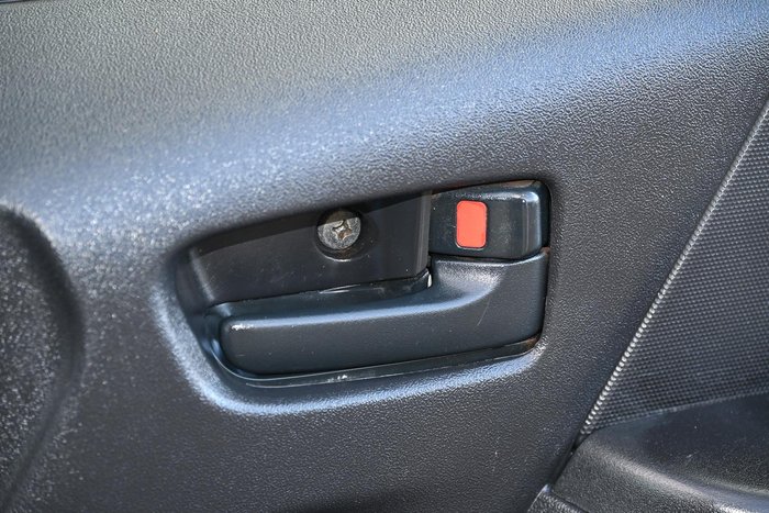 2013 Toyota Hiace Commuter
