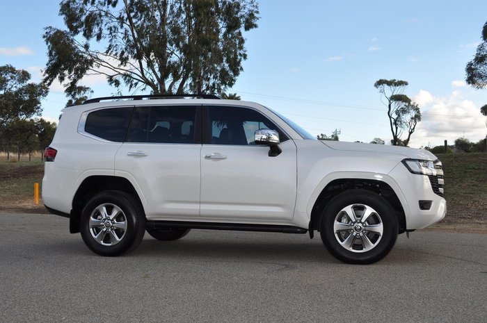 2024 Toyota Landcruiser Sahara