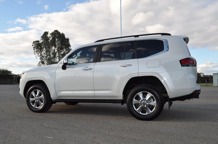 2024 Toyota Landcruiser Sahara