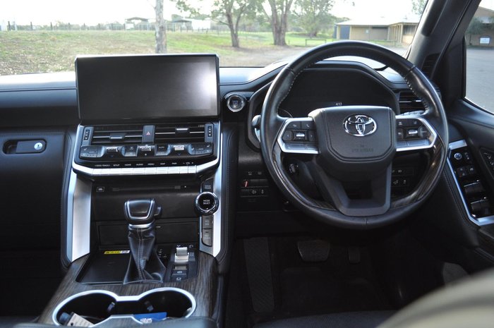 2024 Toyota Landcruiser Sahara