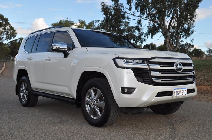 2024 Toyota Landcruiser Sahara