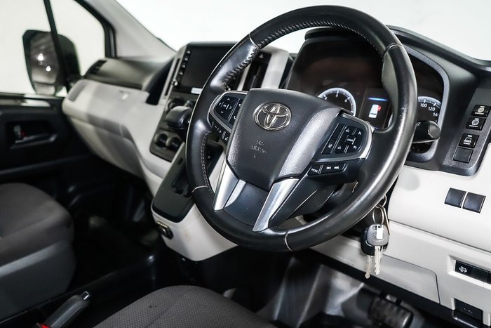 2021 Toyota Hiace Commuter