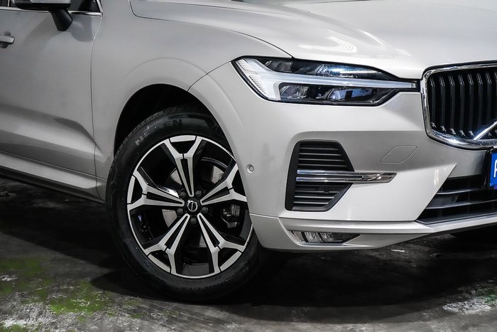 2022 Volvo XC60 B5 Momentum